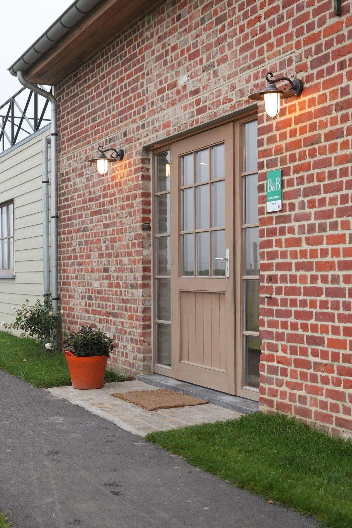 B&B Back2Front Boezinge Exterior photo